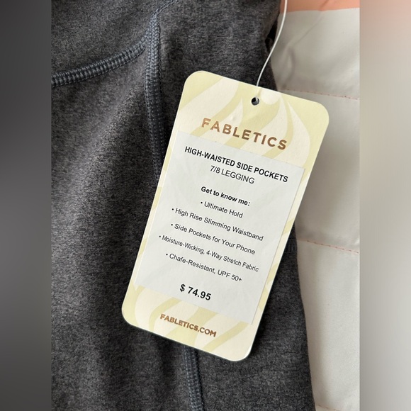 Fabletics Women’s High Waisted Side Pockets 7/8 Leggings Gray Size Medium NWT - Picture 4 of 5